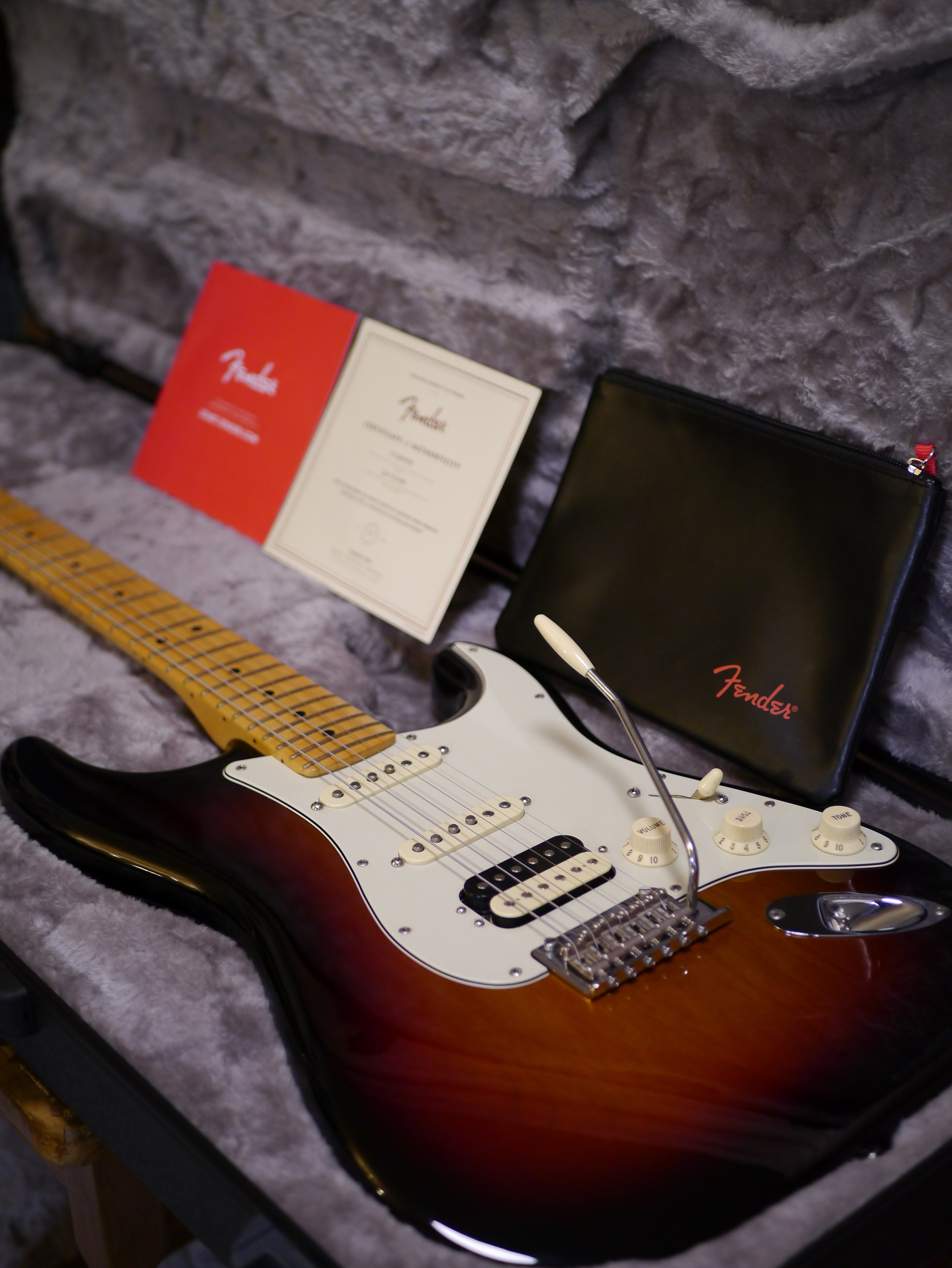 Fender American Professional Stratocaster HSS