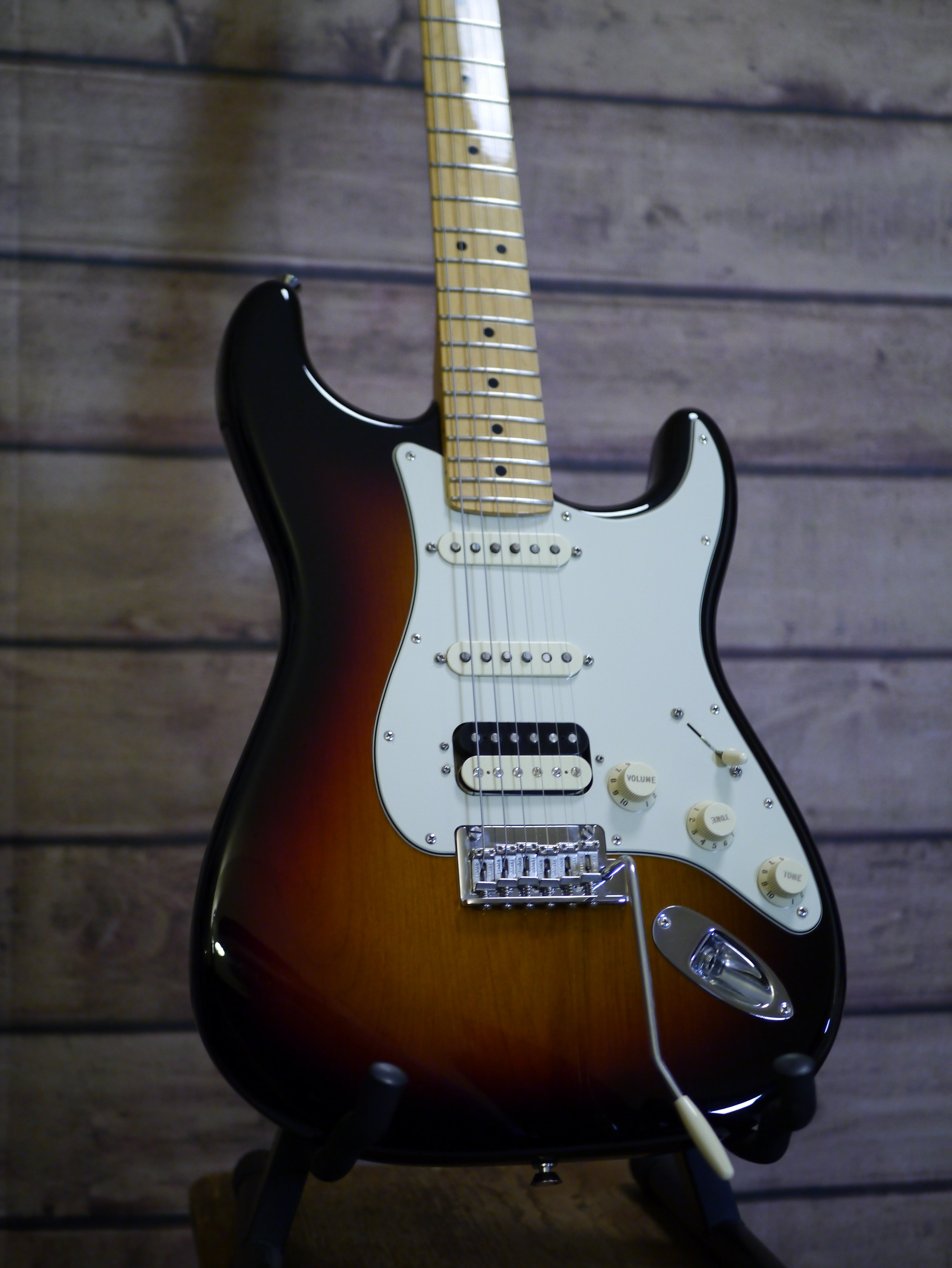 Fender American Professional Stratocaster HSS