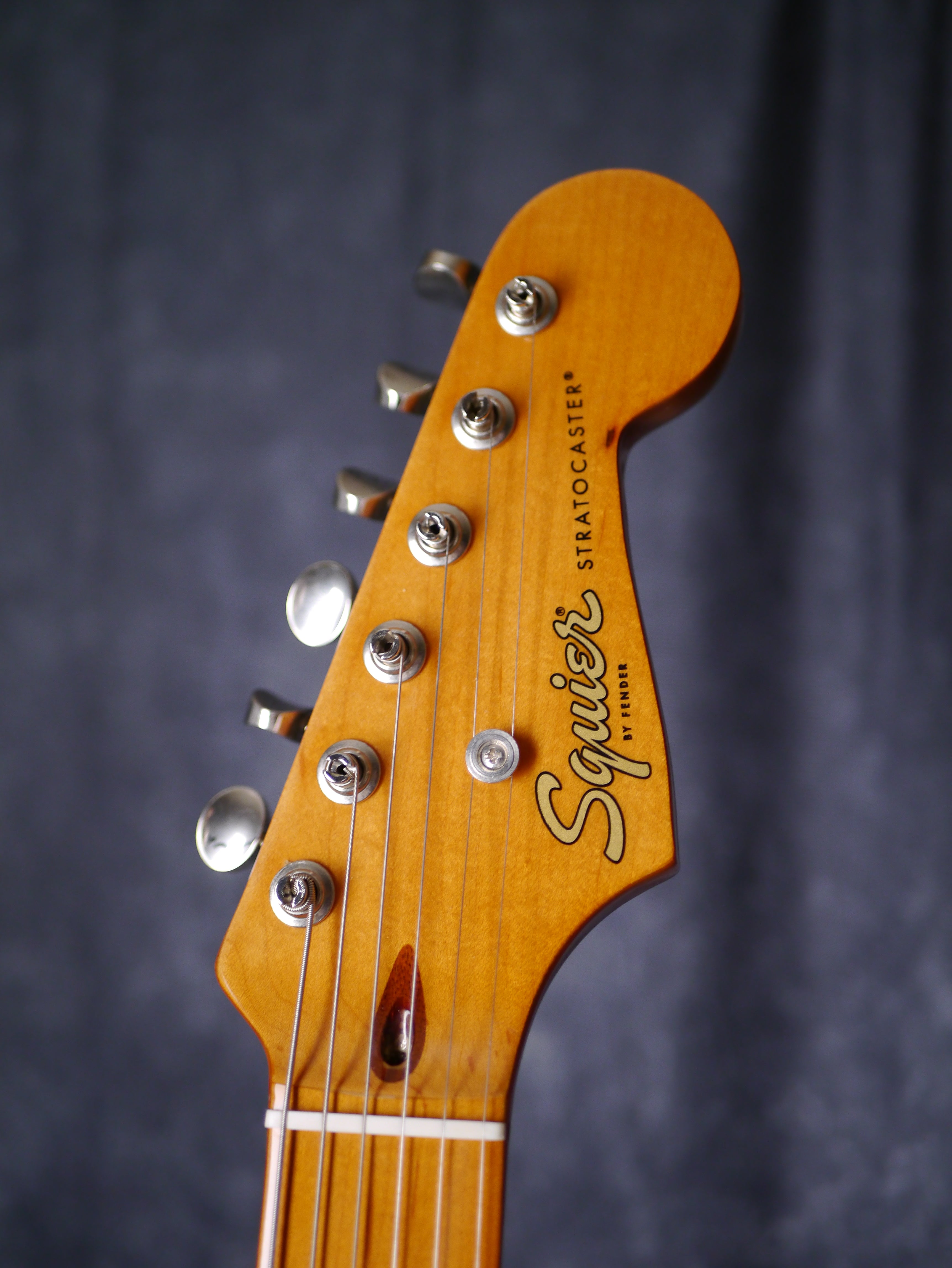 Squier Classic Vibe '50s Stratocaster – Fiesta Red Hot Rail Bridge PU.