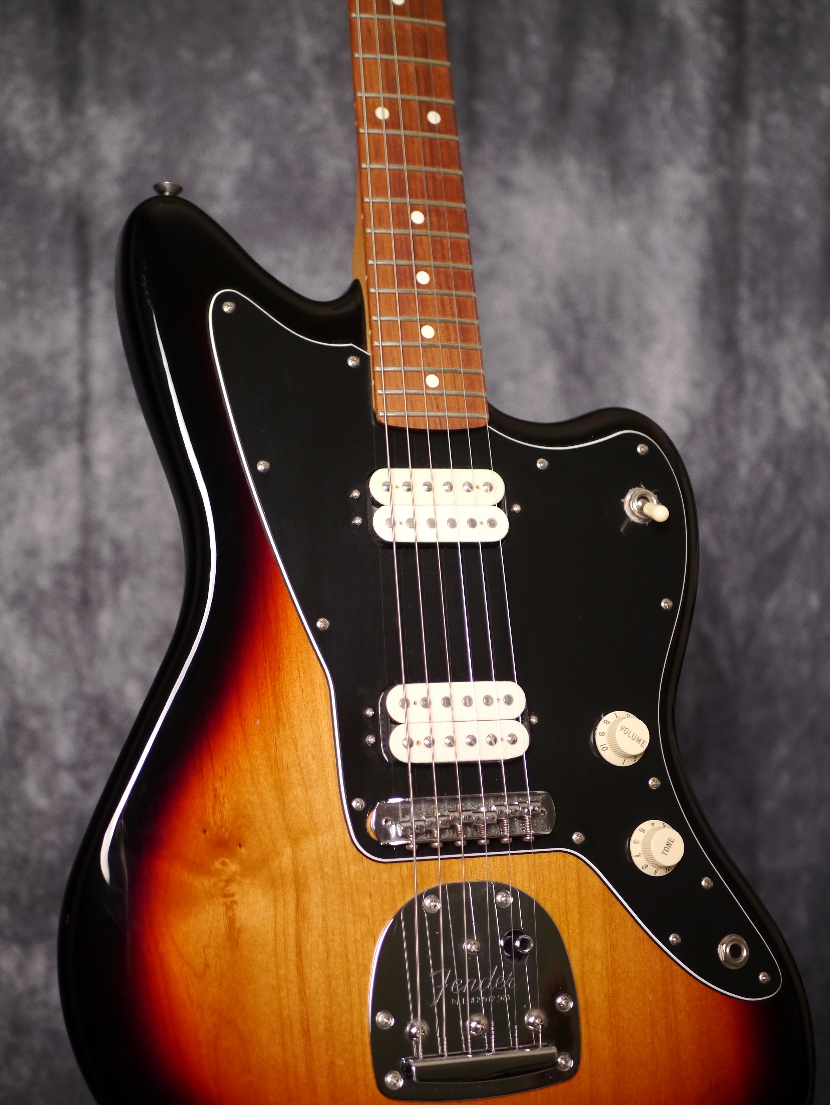 Fender Player Jazzmaster HH – 3-Color Sunburst · Made in Mexico