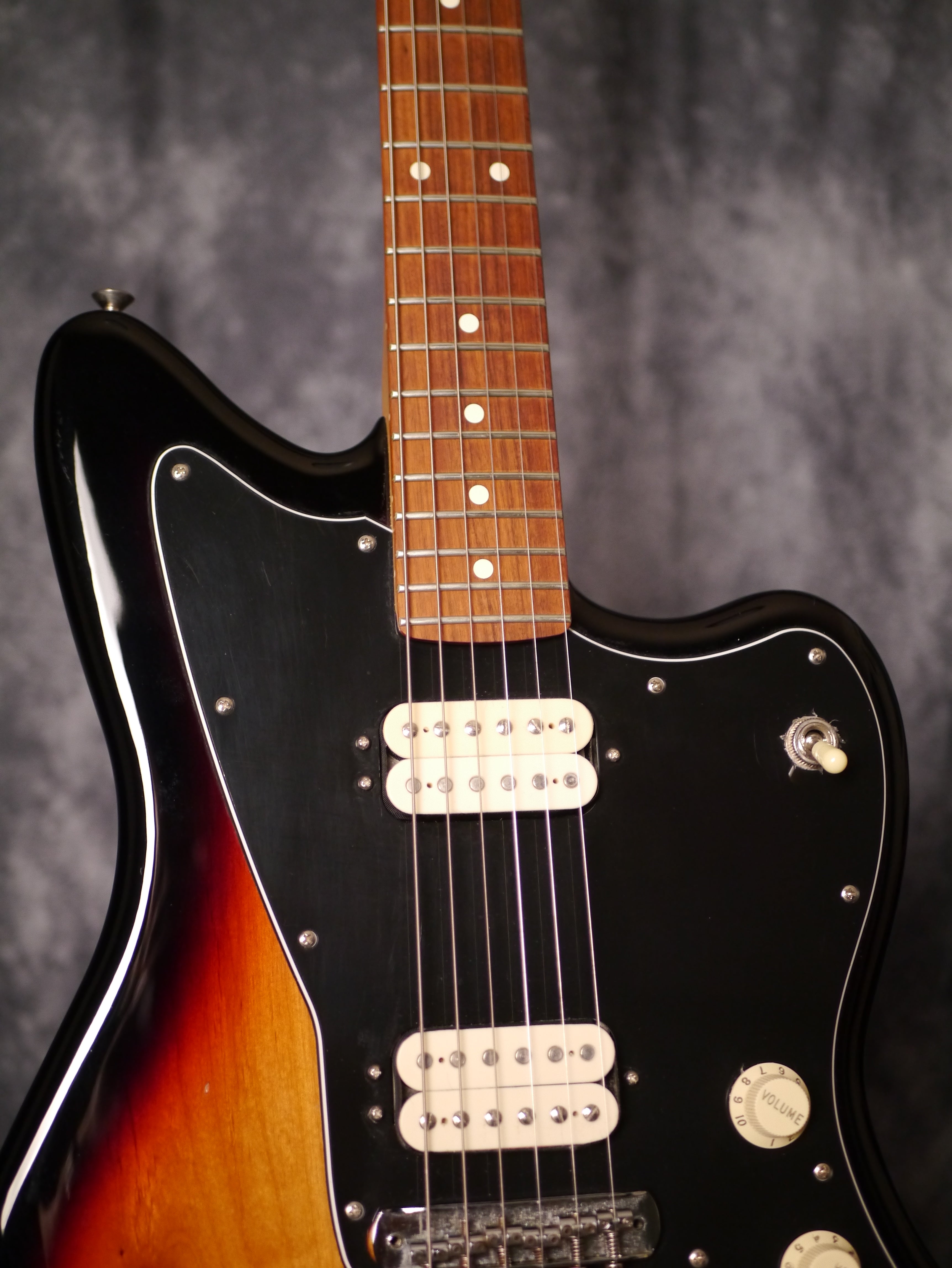 Fender Player Jazzmaster HH – 3-Color Sunburst · Made in Mexico