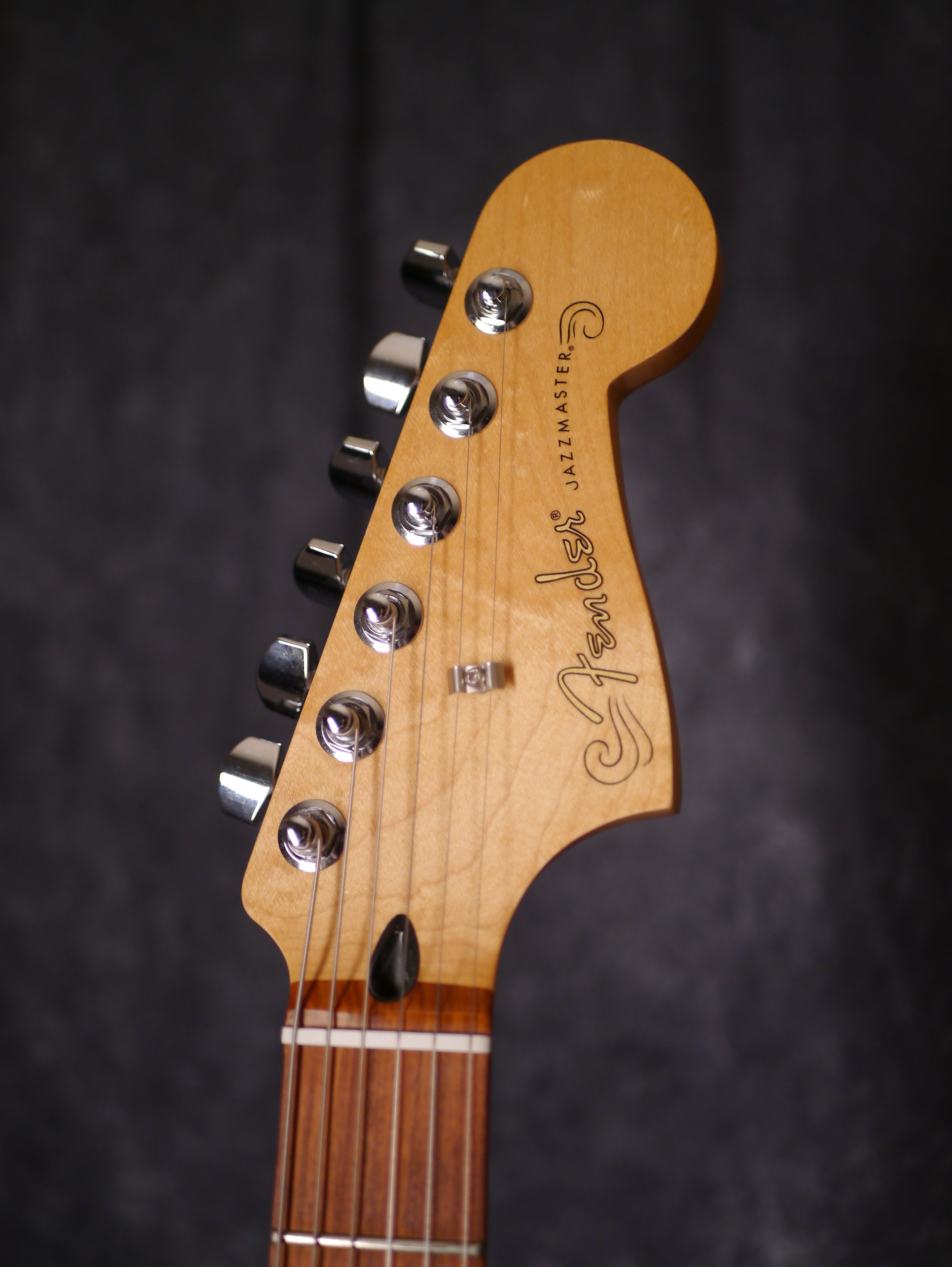 Fender Player Jazzmaster HH – 3-Color Sunburst · Made in Mexico