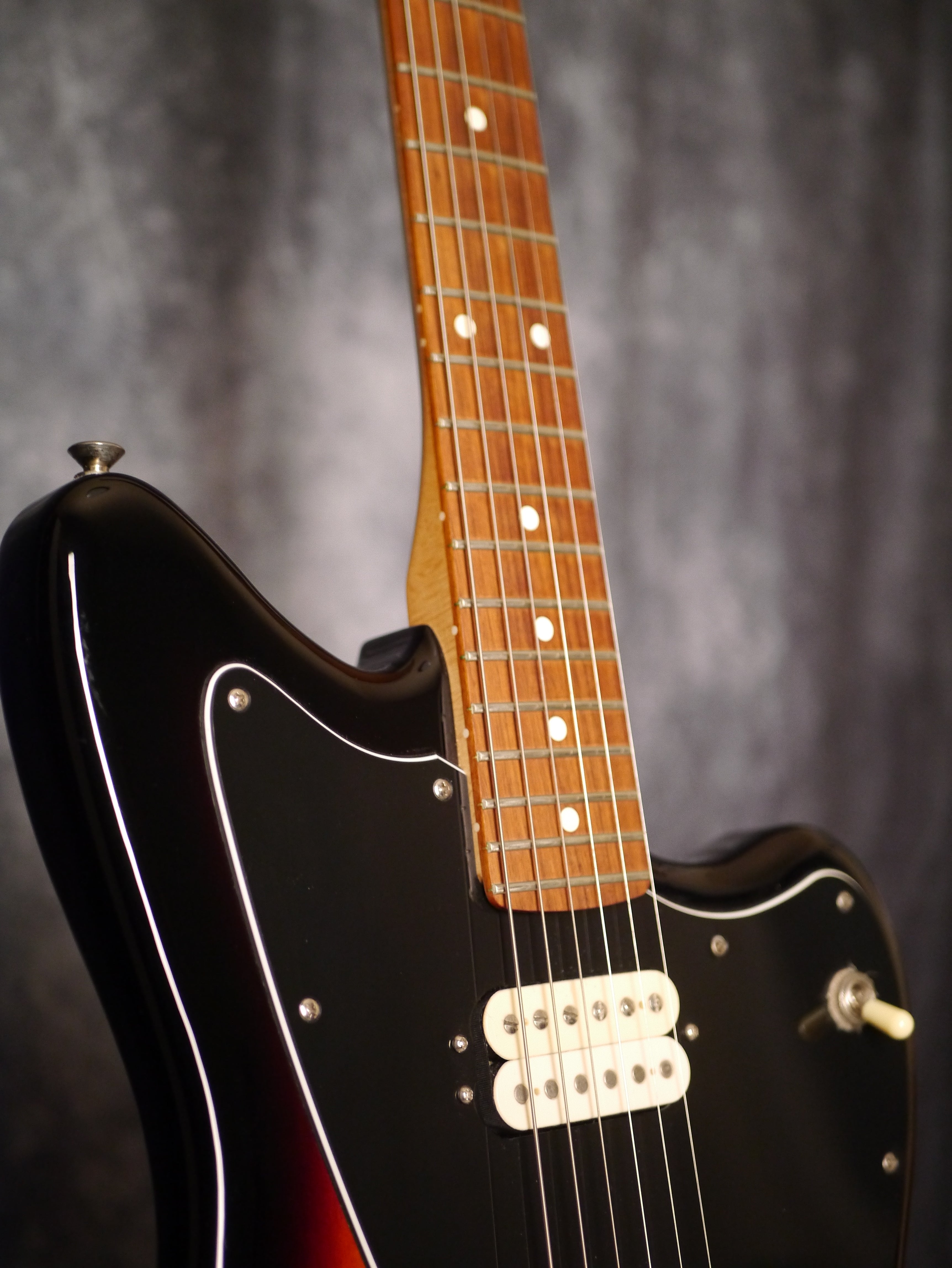 Fender Player Jazzmaster HH – 3-Color Sunburst · Made in Mexico