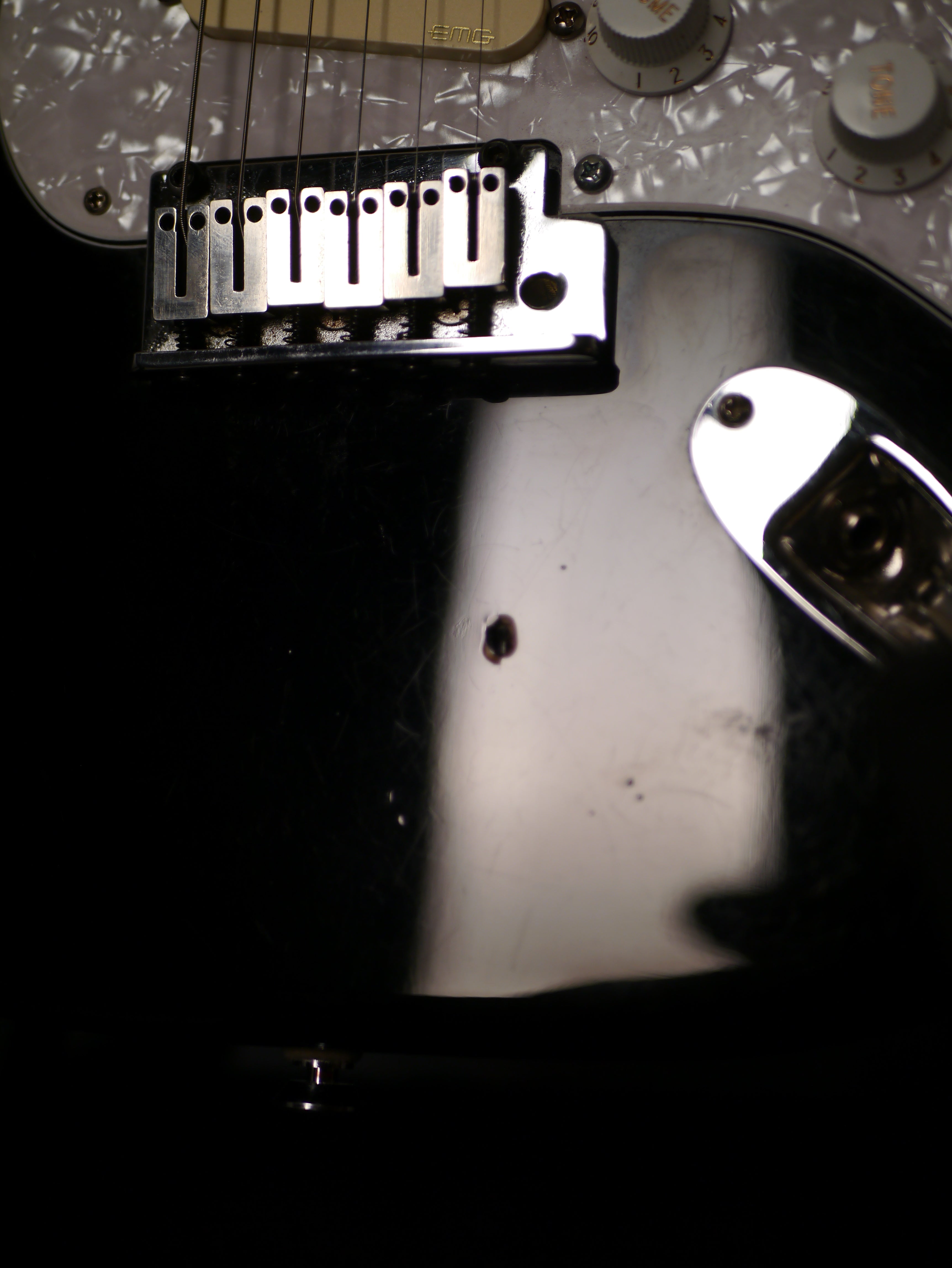 Fender Lite Ash Stratocaster – Black · 2008 · EMG DG20 David Gilmour made in Korea