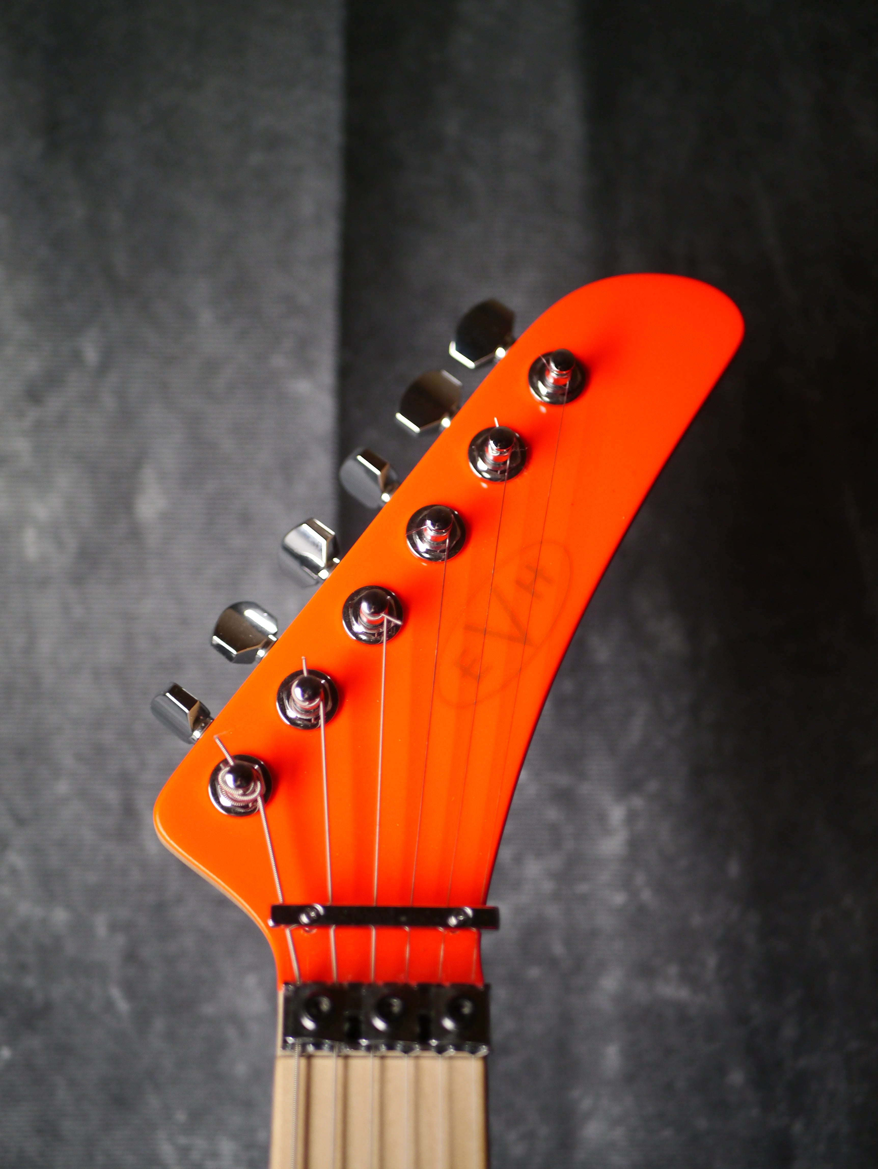 EVH 5150 Series Standard MN – Neon Pink